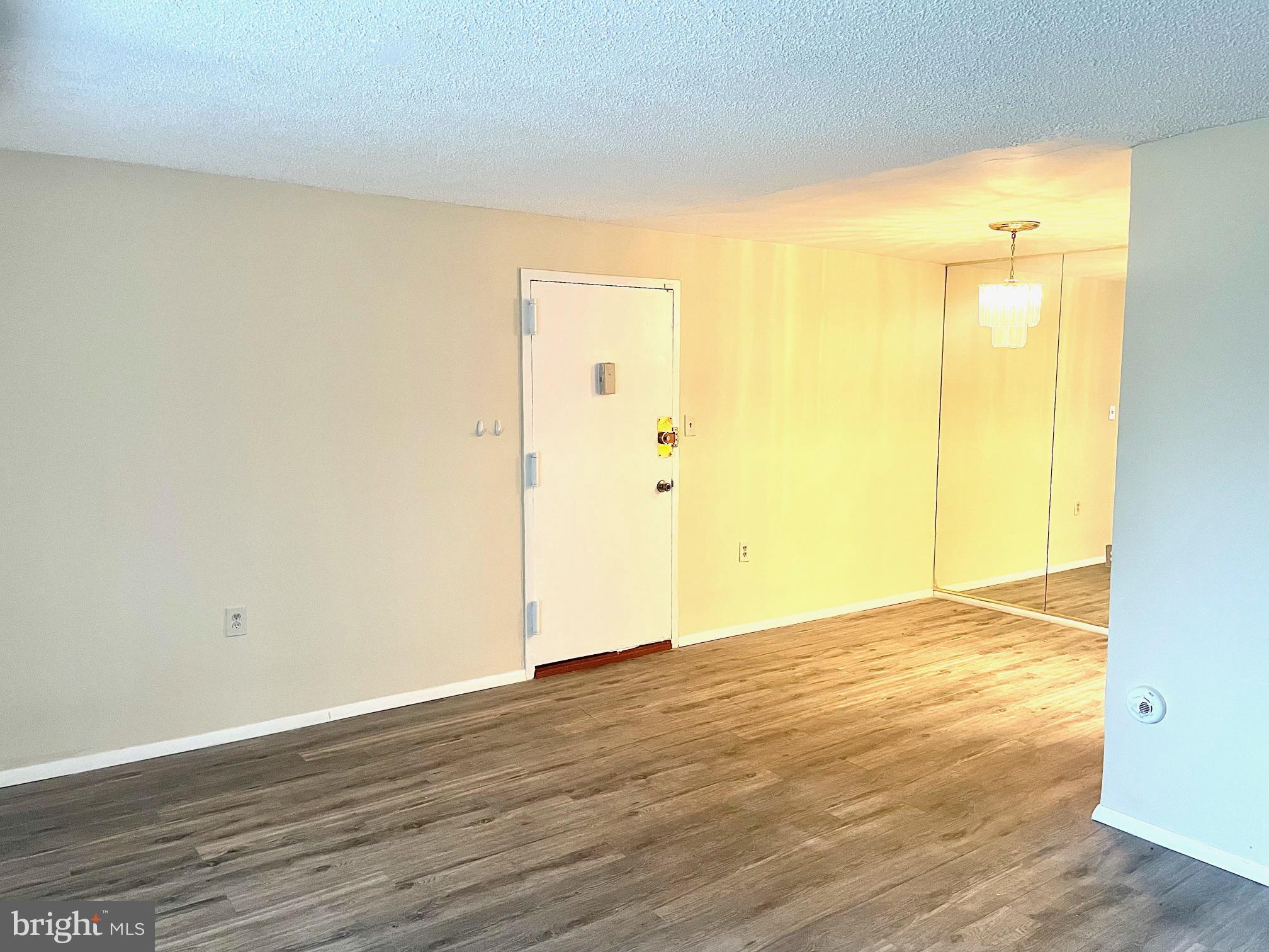 SWANN HILL CONDOMINIUMS - Residential