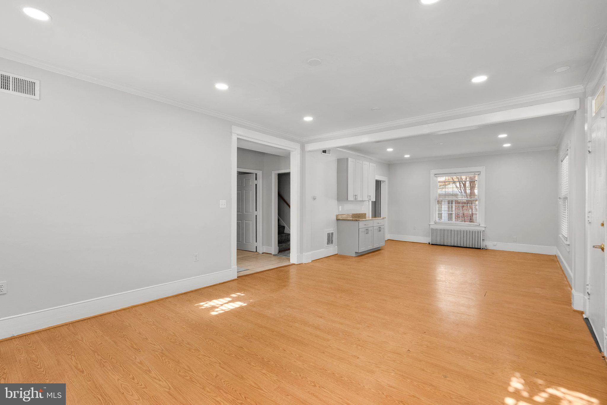 LYON VILLAGE - Residential Lease