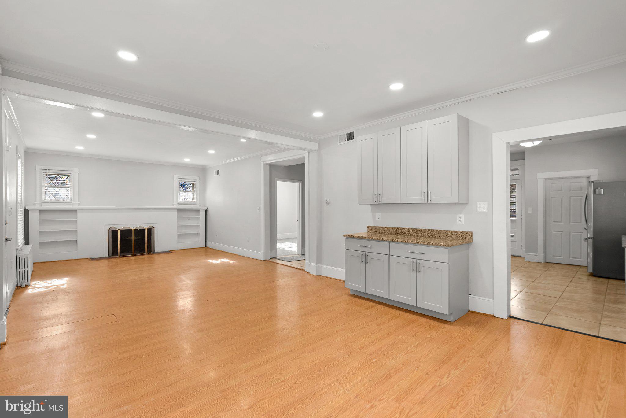 LYON VILLAGE - Residential Lease