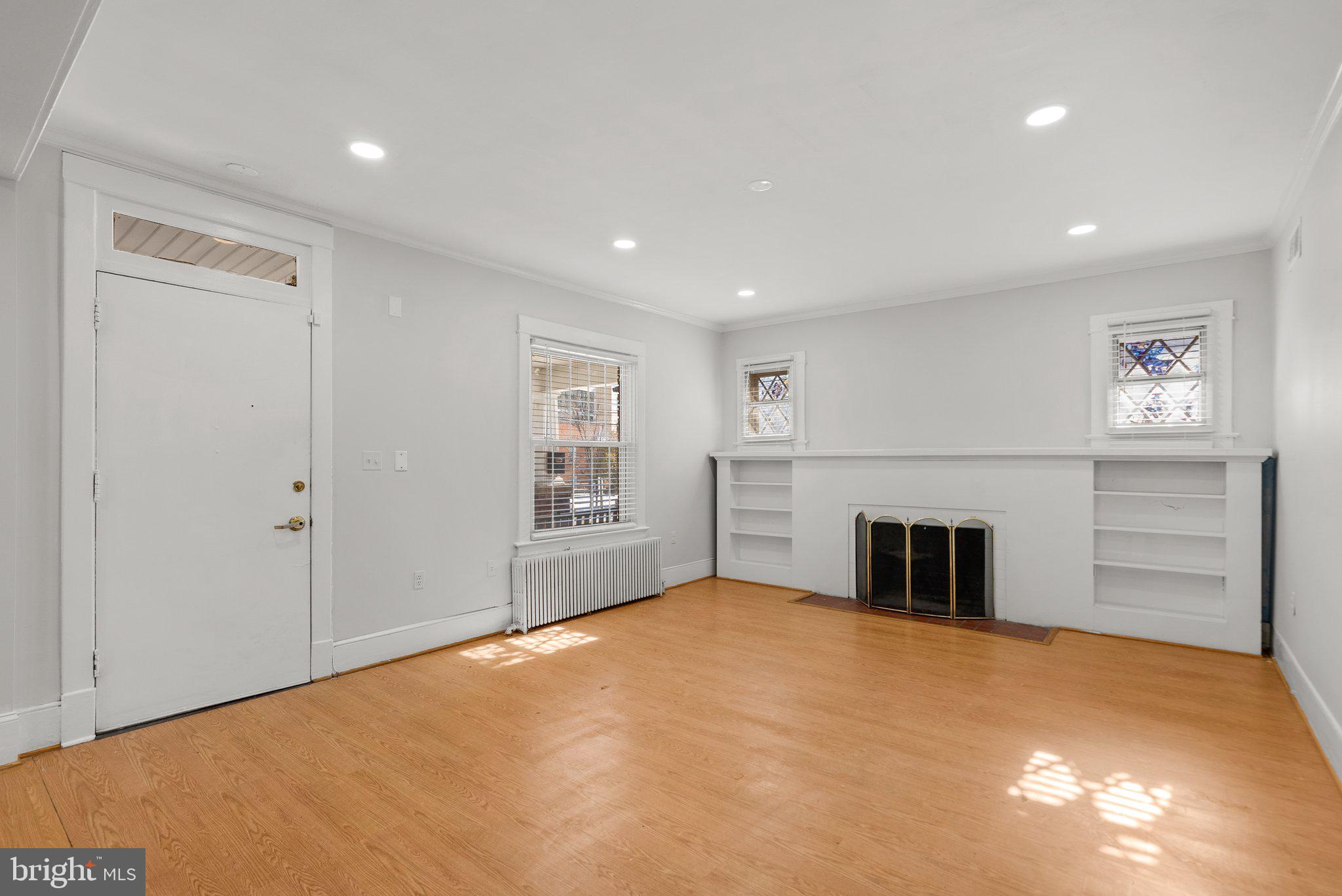 LYON VILLAGE - Residential Lease