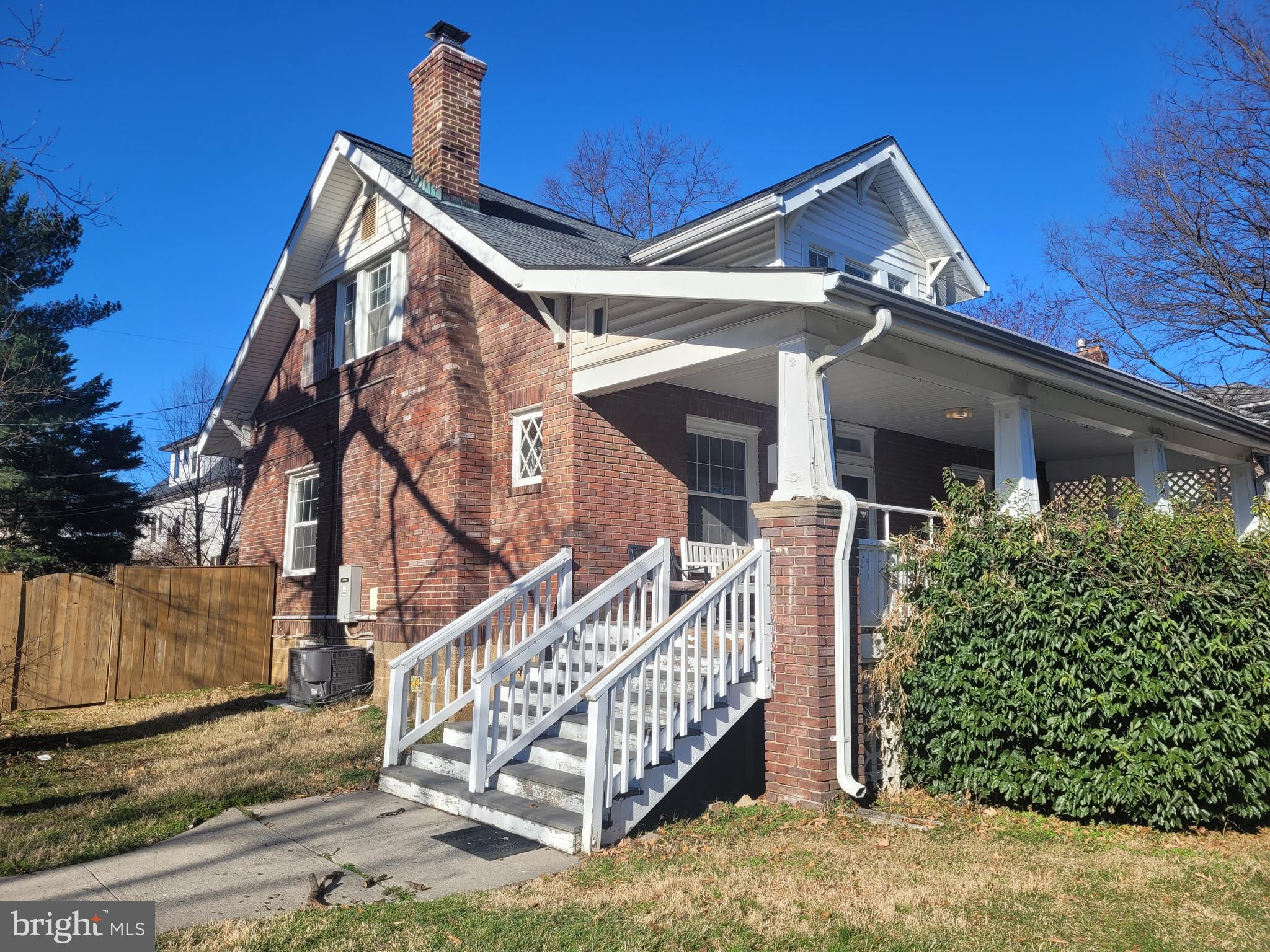 LYON VILLAGE - Residential Lease
