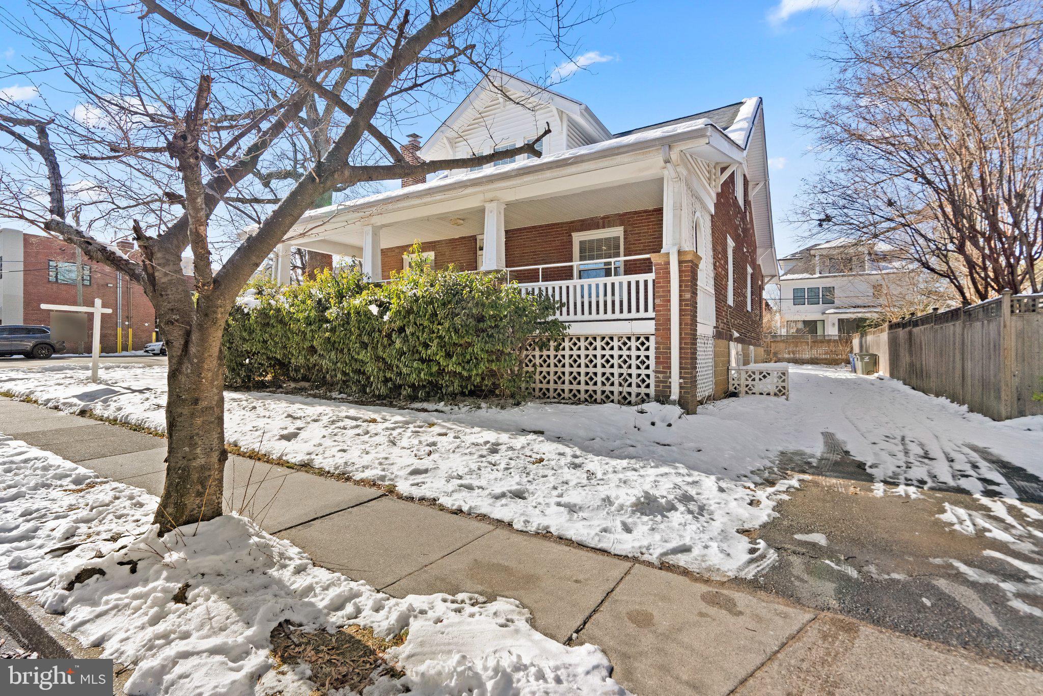 LYON VILLAGE - Residential Lease