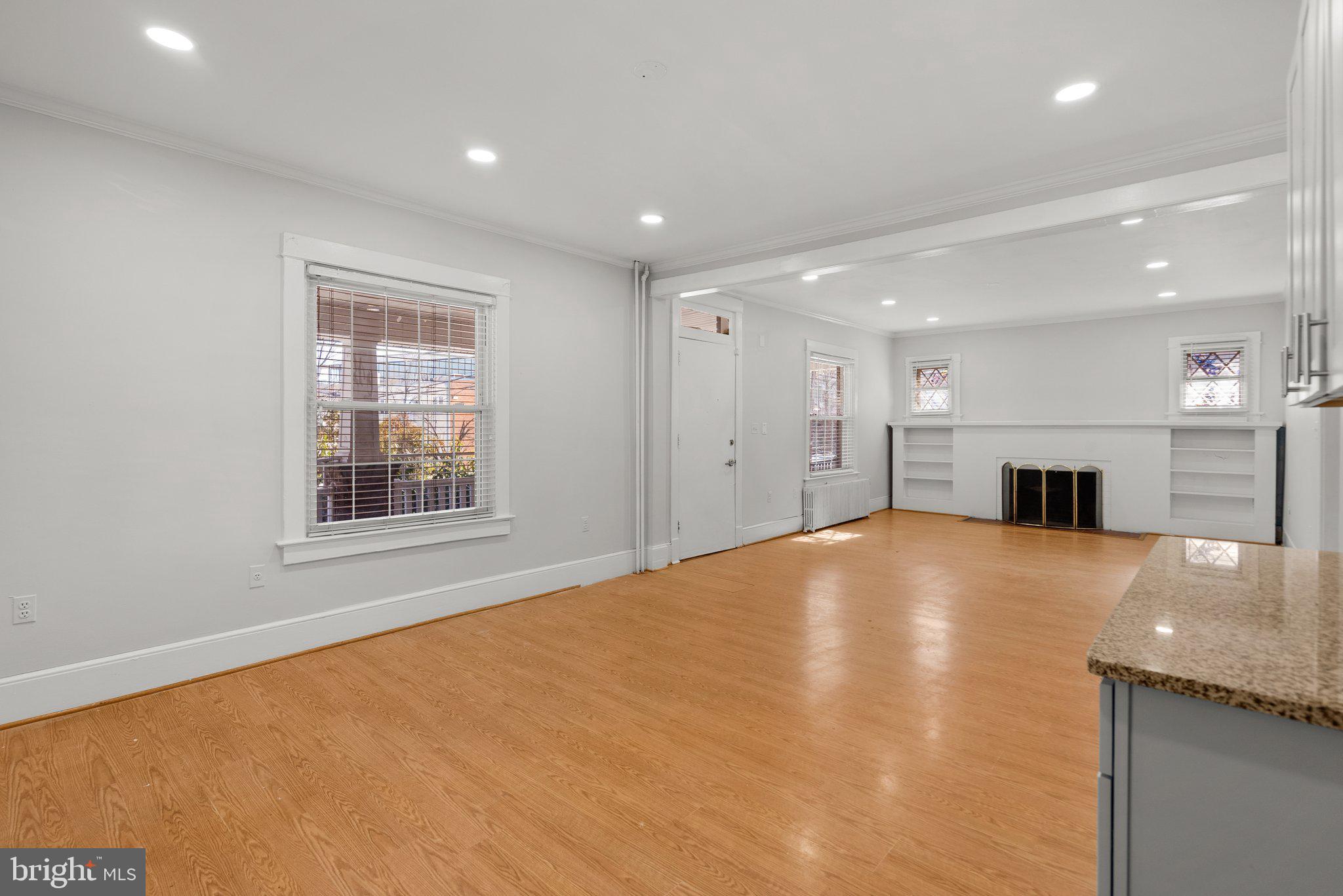 LYON VILLAGE - Residential Lease