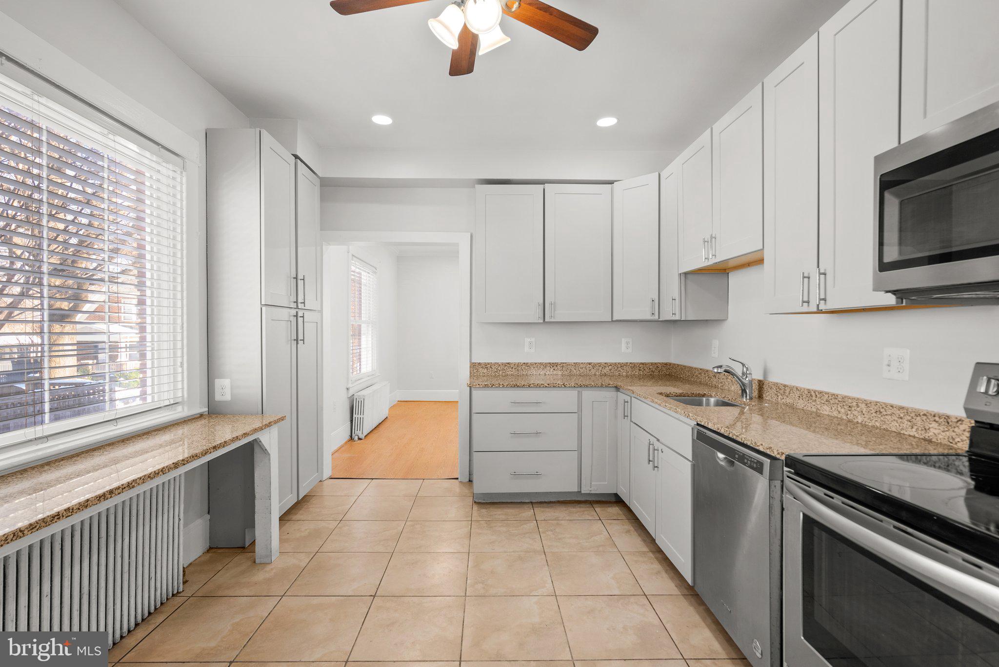 LYON VILLAGE - Residential Lease