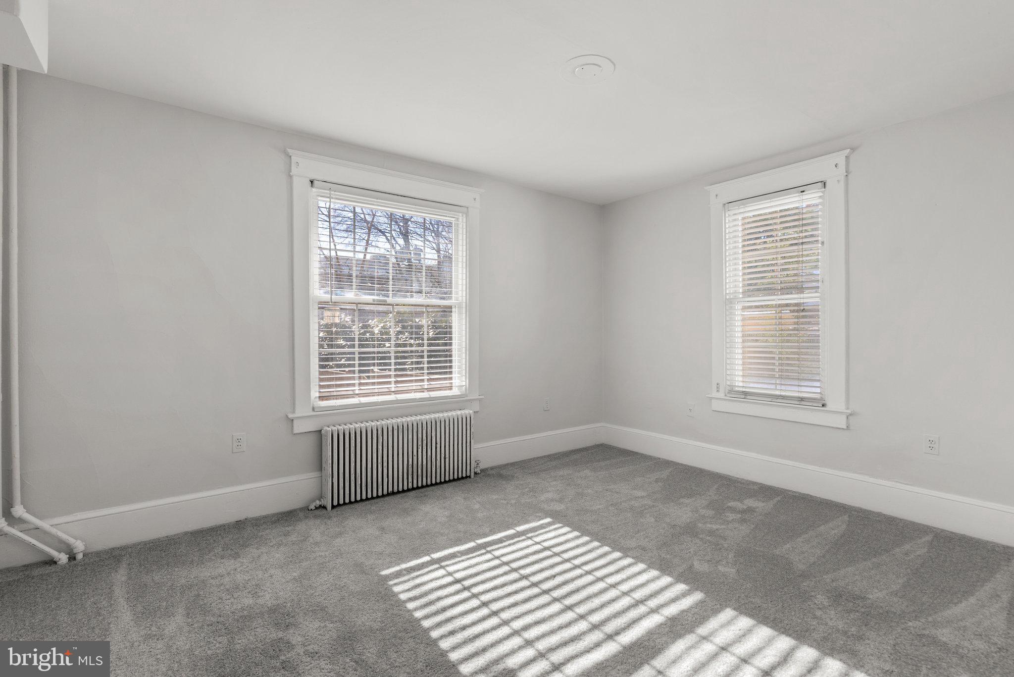 LYON VILLAGE - Residential Lease