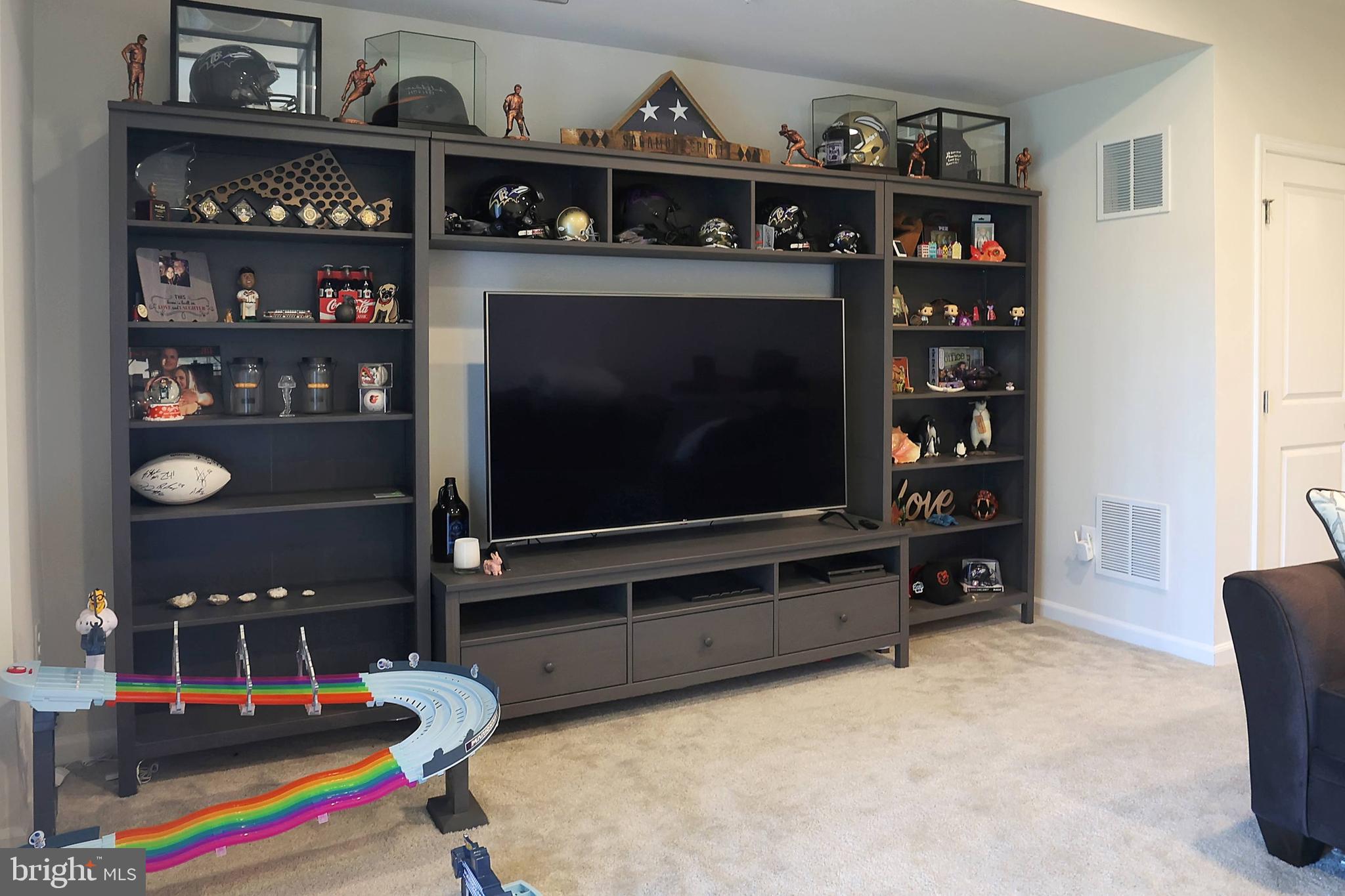 CREEKSIDE VILLAGE AT TANYARD SPRINGS - Residential