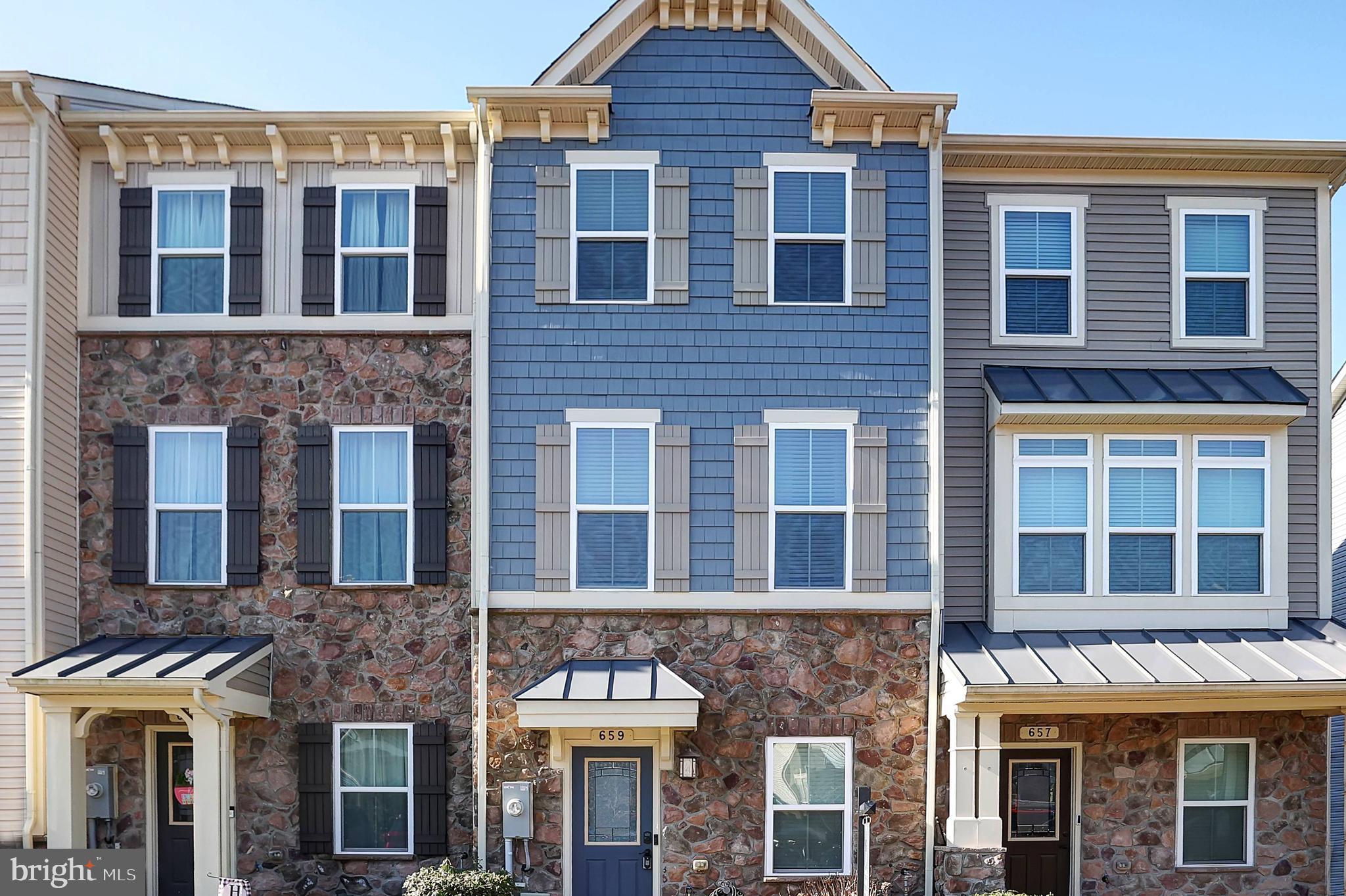 CREEKSIDE VILLAGE AT TANYARD SPRINGS - Residential