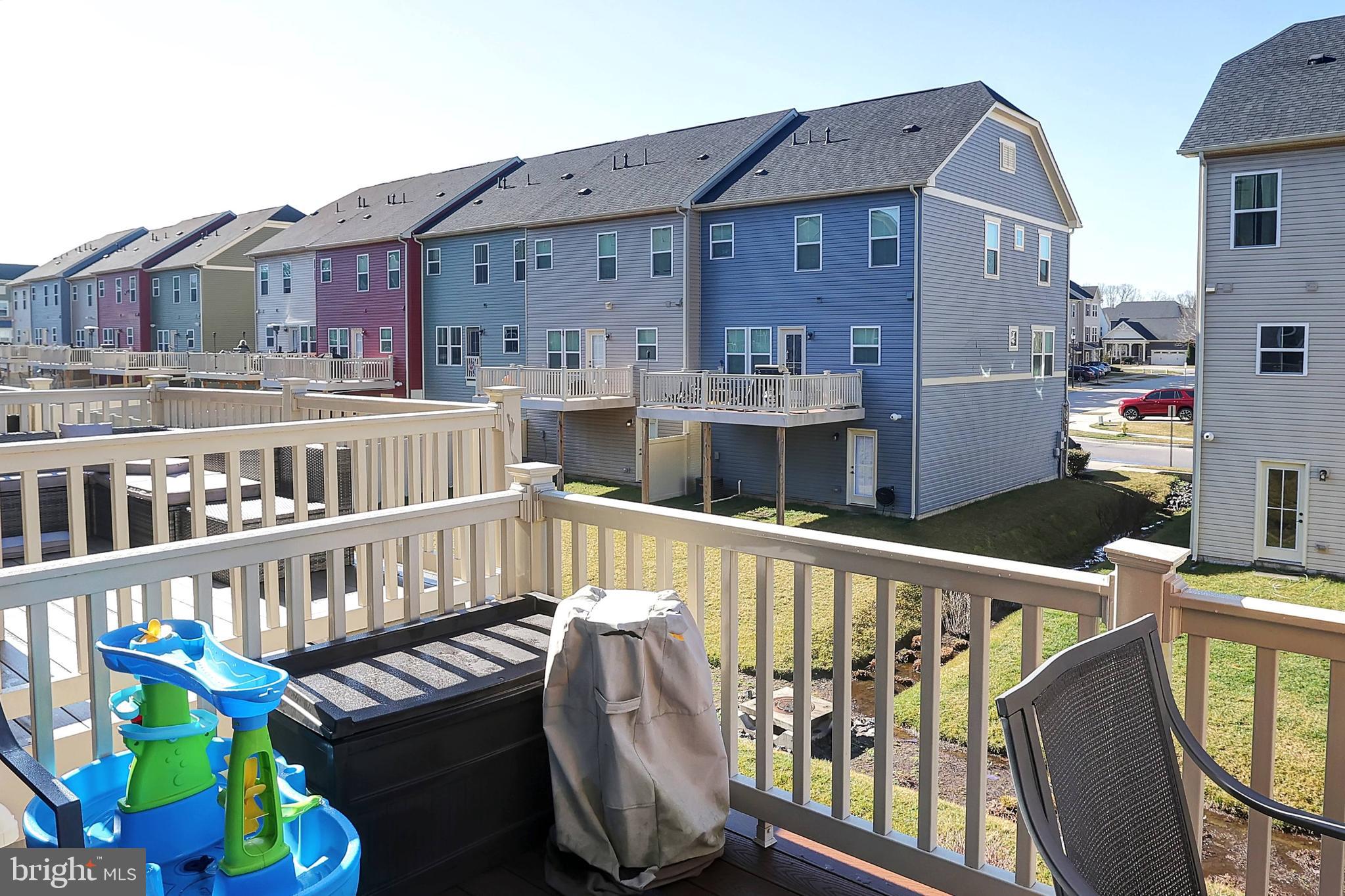 CREEKSIDE VILLAGE AT TANYARD SPRINGS - Residential