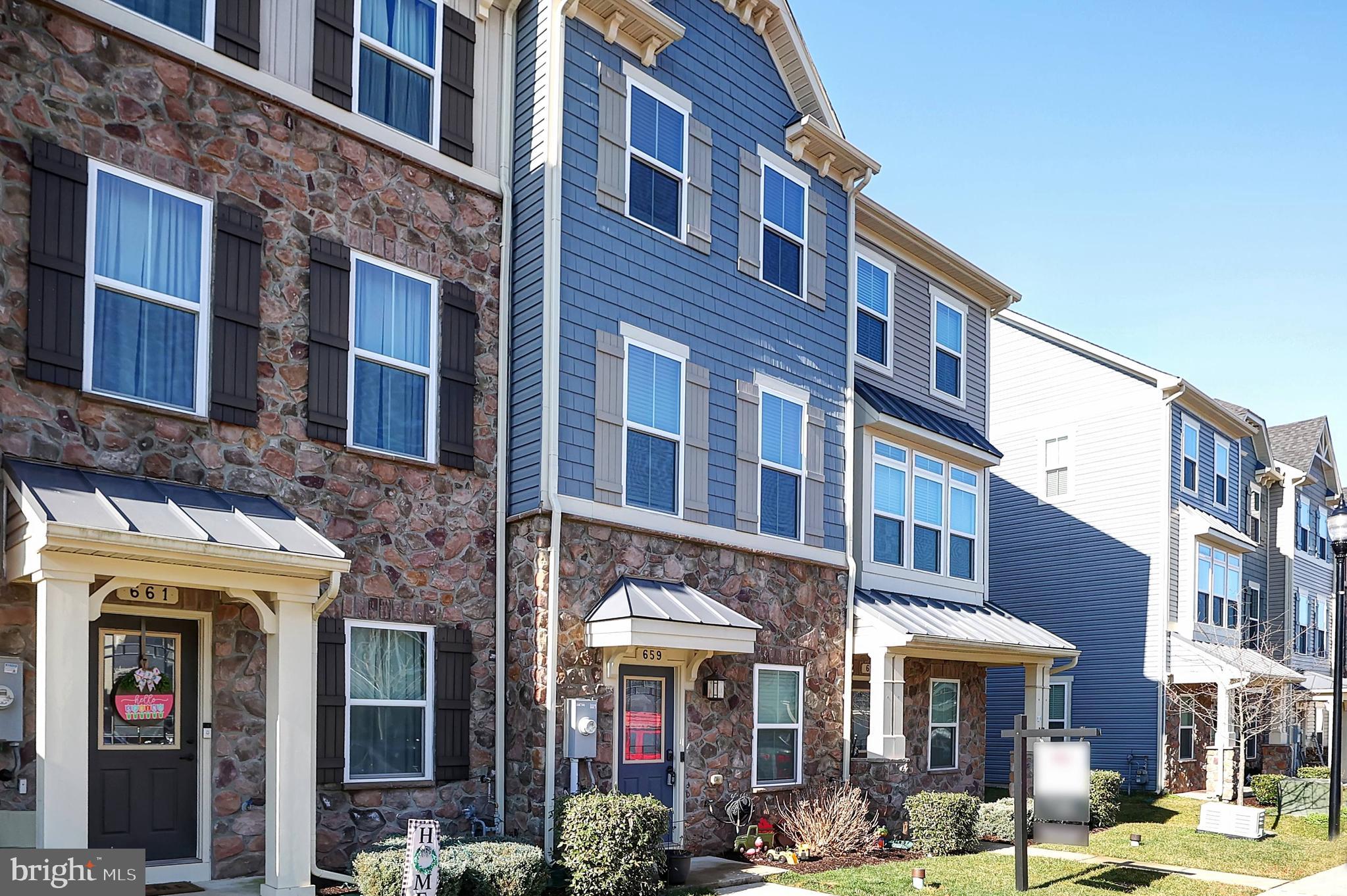 CREEKSIDE VILLAGE AT TANYARD SPRINGS - Residential