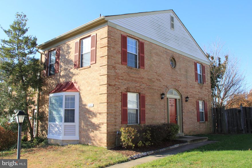 Corner unit, with lots of space, two Level Townhouse in Beau Ridge Estates. Updated kitchen with granite countertops, SS appliances, full size washer and dryer, hardwood floors on LR & DR, Kitchen w/breakfast area and ceramic tile.  Fully fenced backyard with patio. Conveniently located w/easy access to mayor shopping and I-95 Available October 1.  OWC small pets. 2 assigned parking spaces in front of townhouse