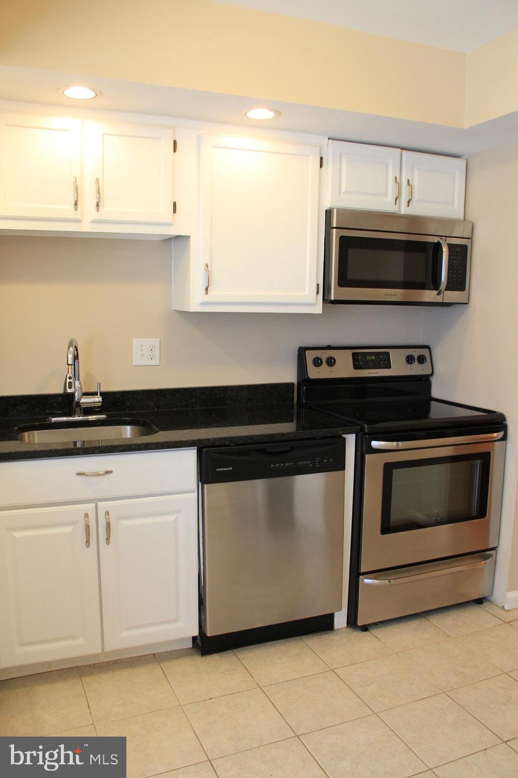 BEAU RIDGE ESTATES - Residential Lease