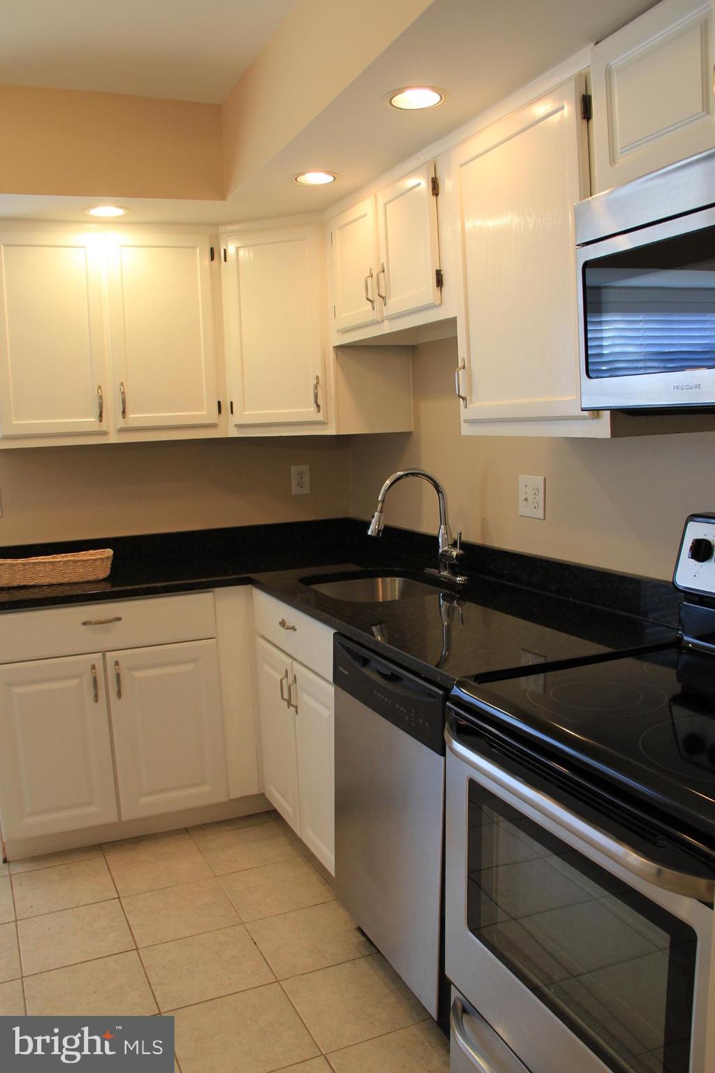 BEAU RIDGE ESTATES - Residential Lease