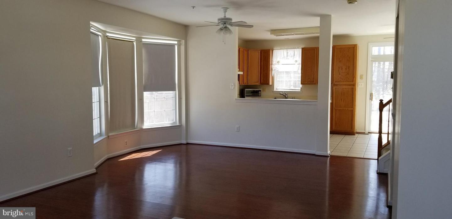 836 KNOB COURT