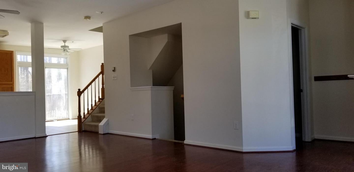 836 KNOB COURT