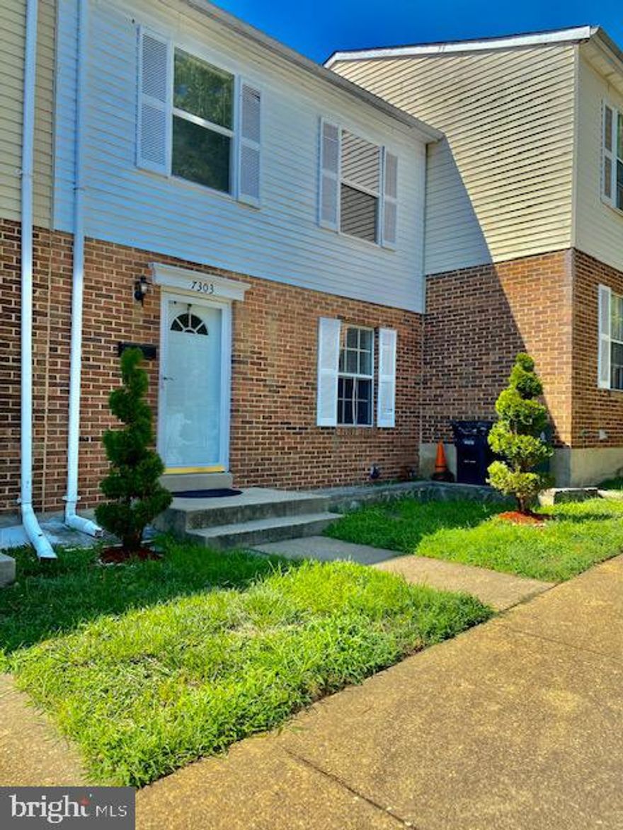 Wonderful Townhome do not lose to see this great opportunity .