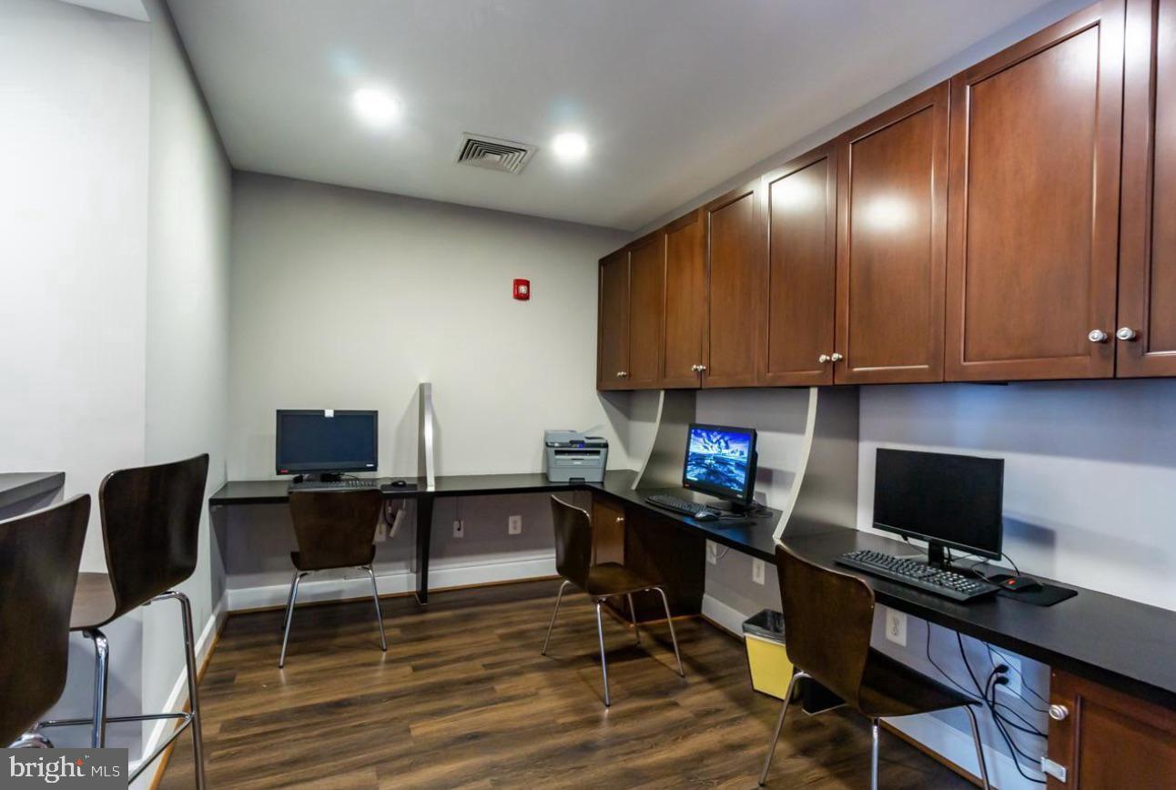 WEST VILLAGE OF SHIRLINGTON - Residential Lease