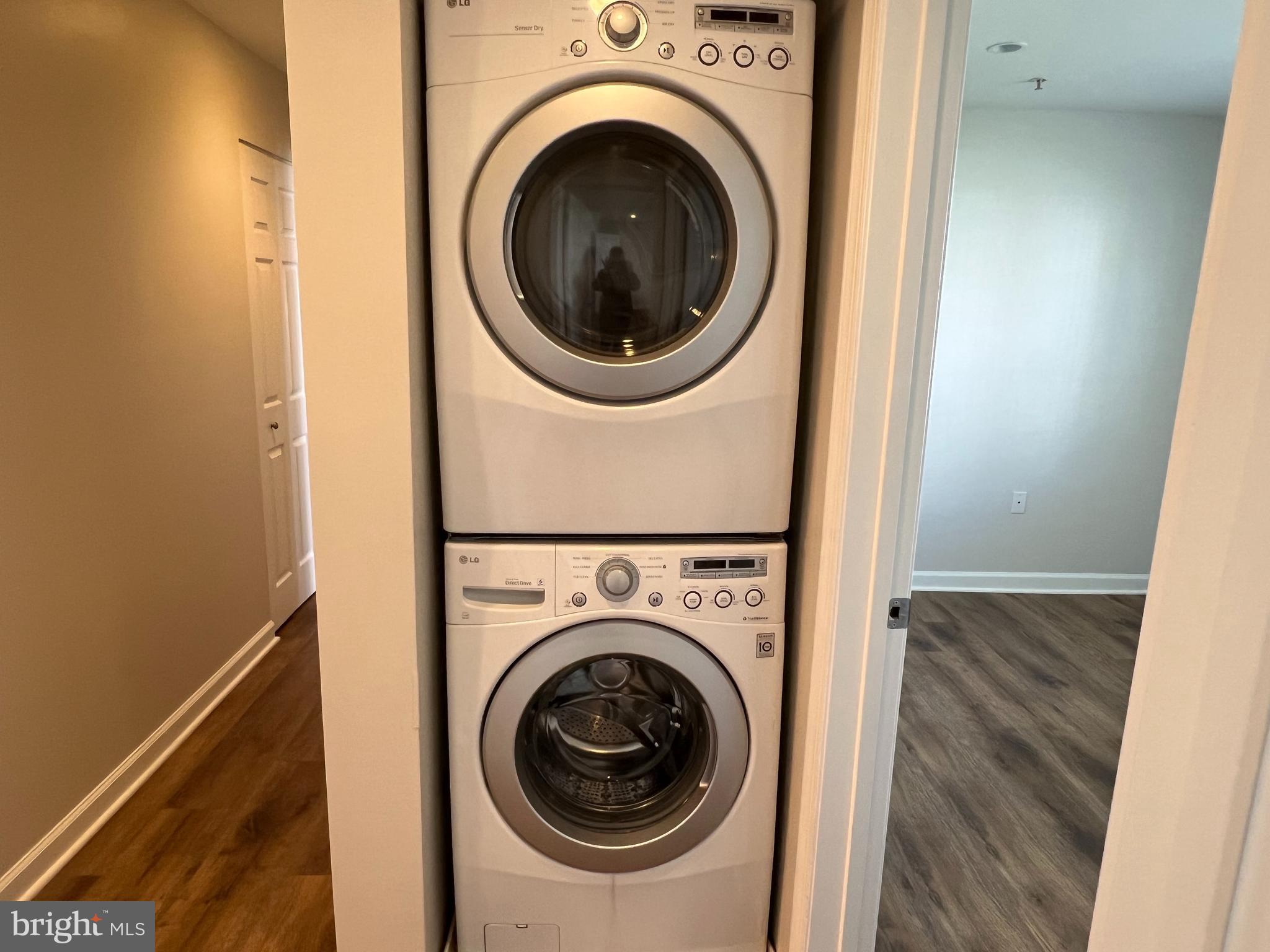 WEST VILLAGE OF SHIRLINGTON - Residential Lease