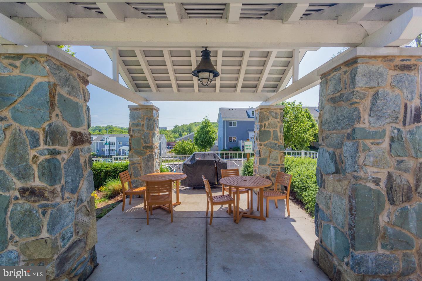 WEST VILLAGE OF SHIRLINGTON - Residential Lease