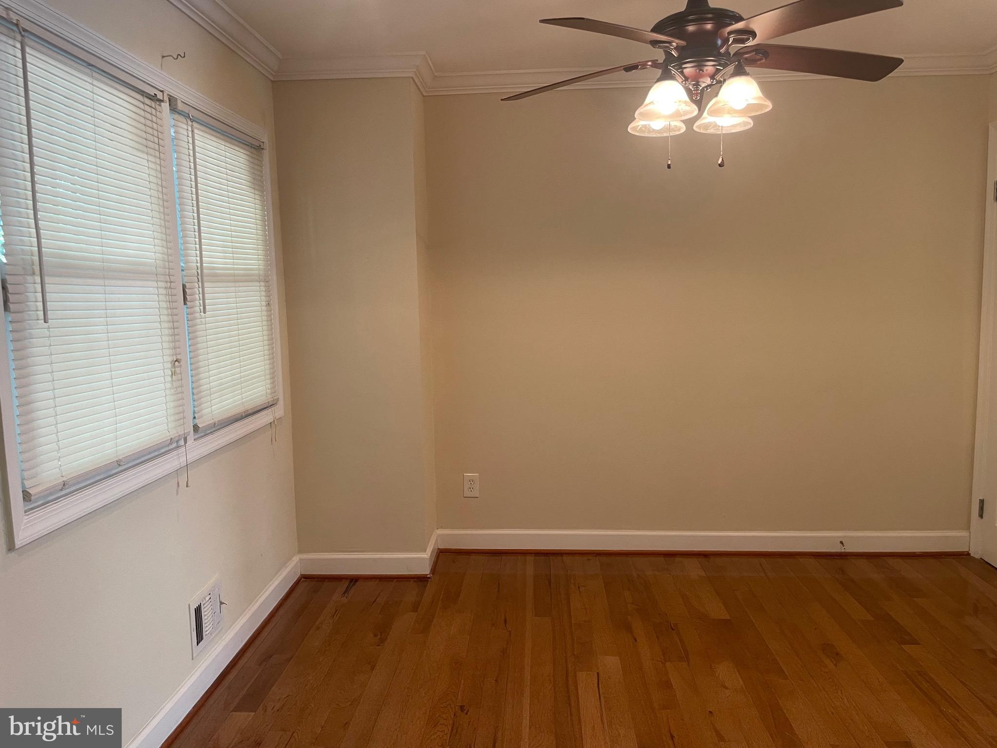 GLASSMANOR - Residential Lease