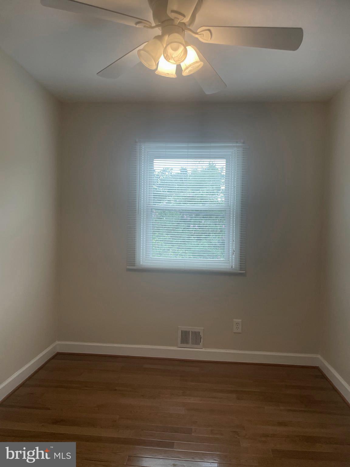 GLASSMANOR - Residential Lease