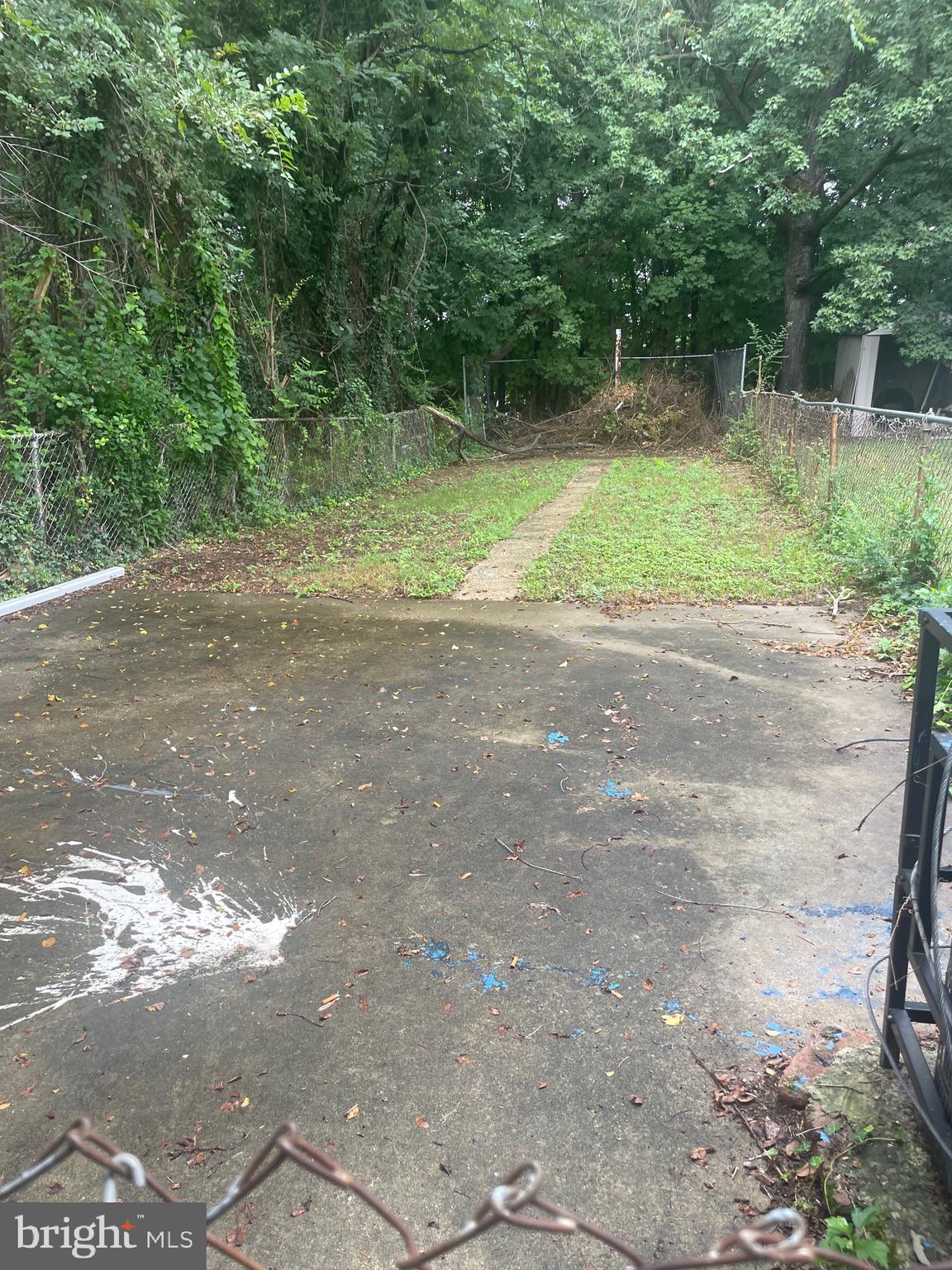 GLASSMANOR - Residential Lease