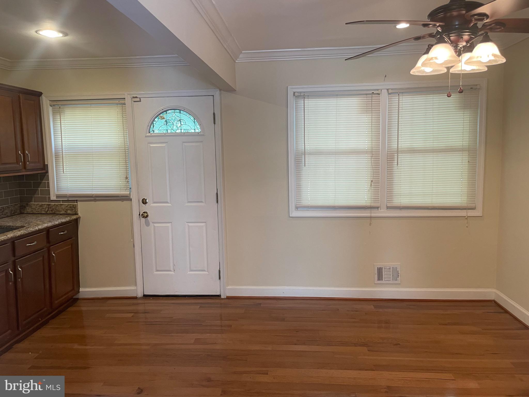 GLASSMANOR - Residential Lease