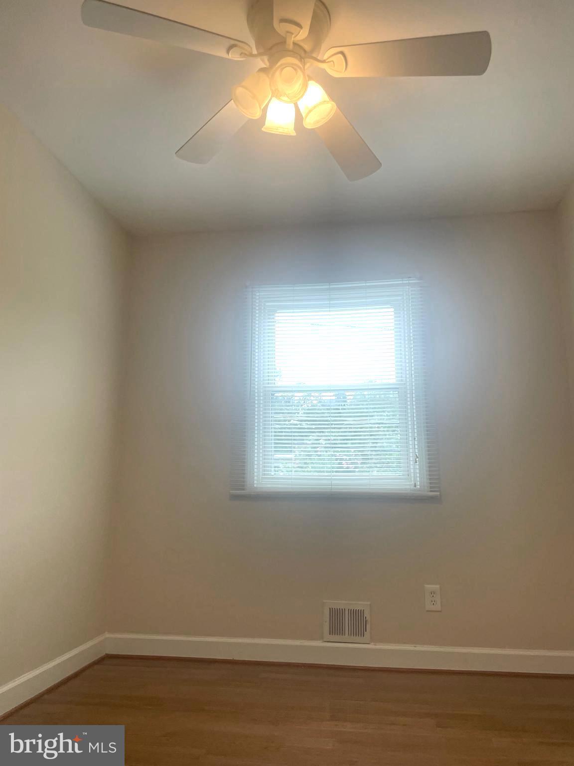 GLASSMANOR - Residential Lease