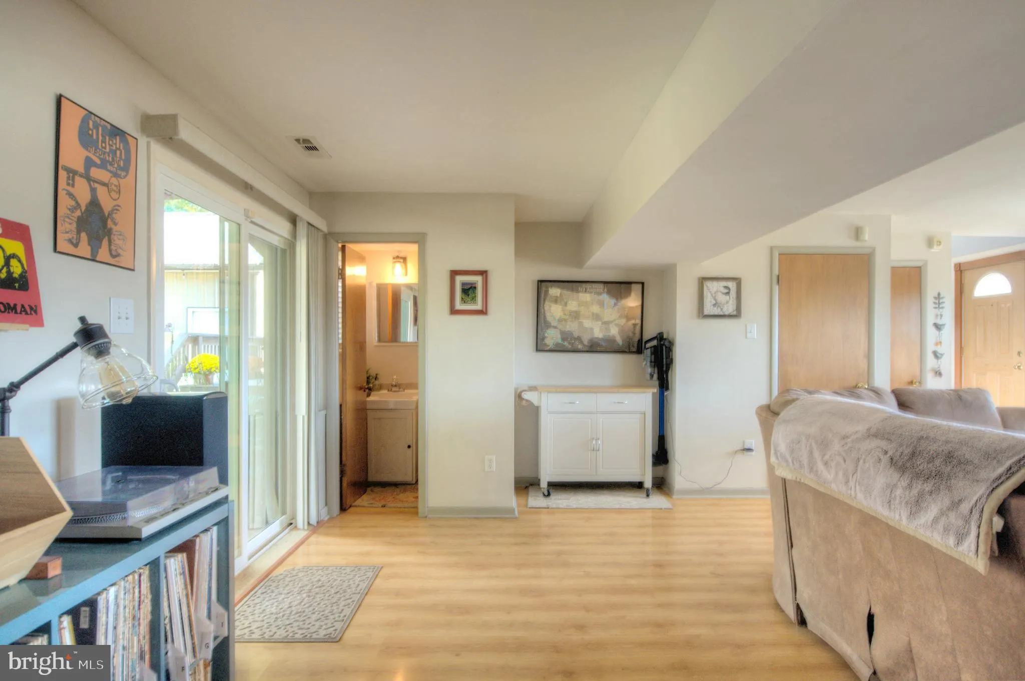 Woodstown, New Jersey 08098, United States, 3 Bedrooms Bedrooms, ,2 BathroomsBathrooms,Residential,Pending,233071