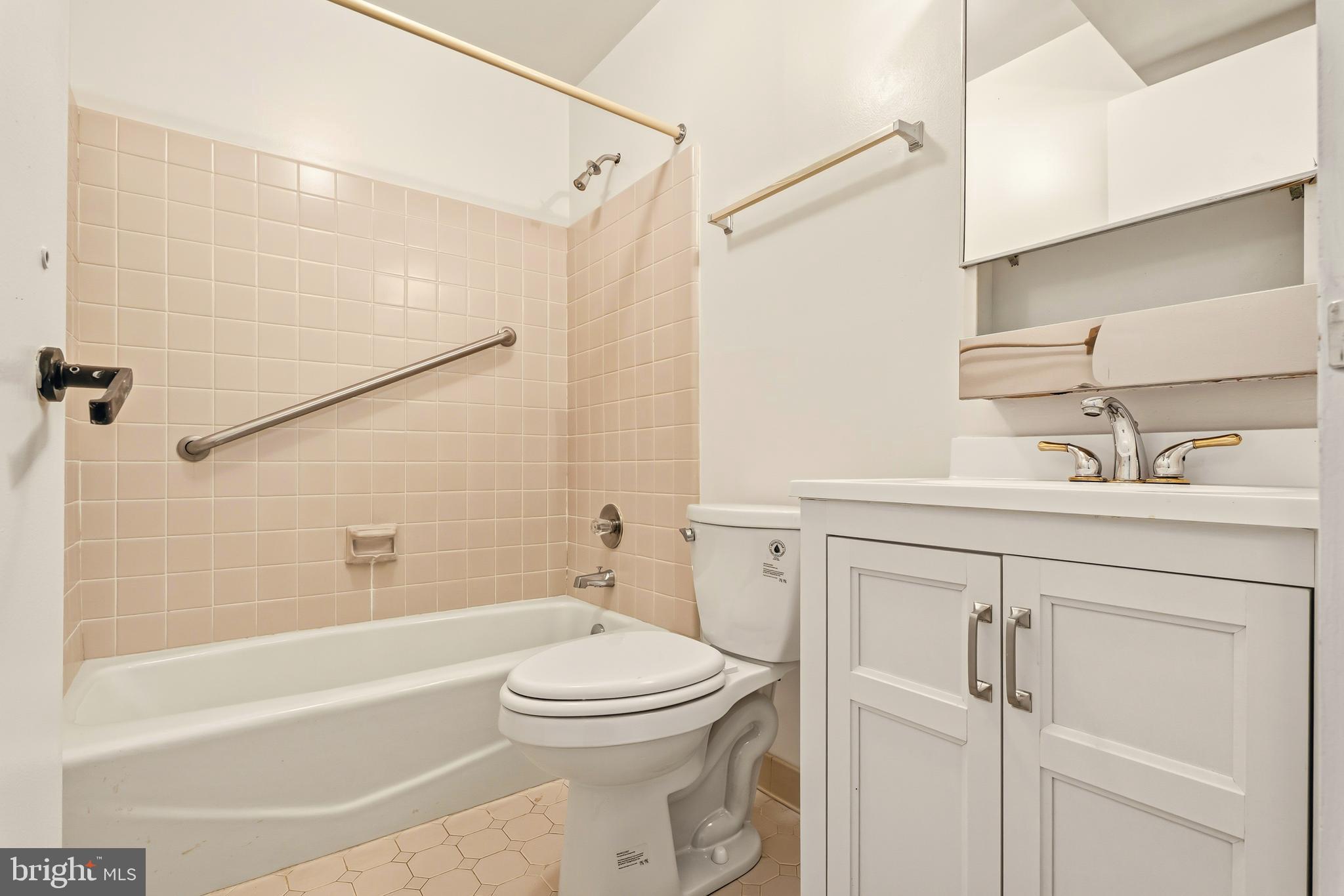 RIDERWOOD STATION - Residential