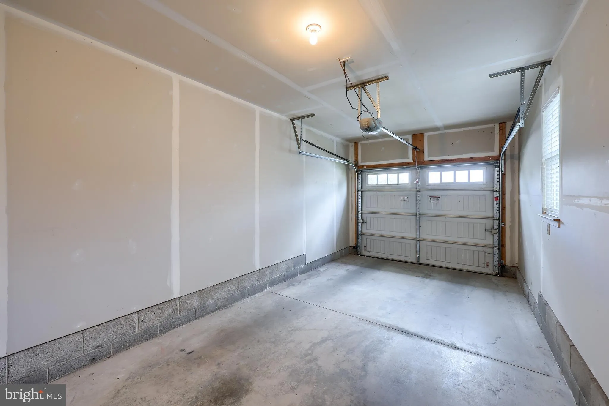 Willow Street, Pennsylvania 17584, United States, 2 Bedrooms Bedrooms, ,3 BathroomsBathrooms,Residential,Coming Soon,231121