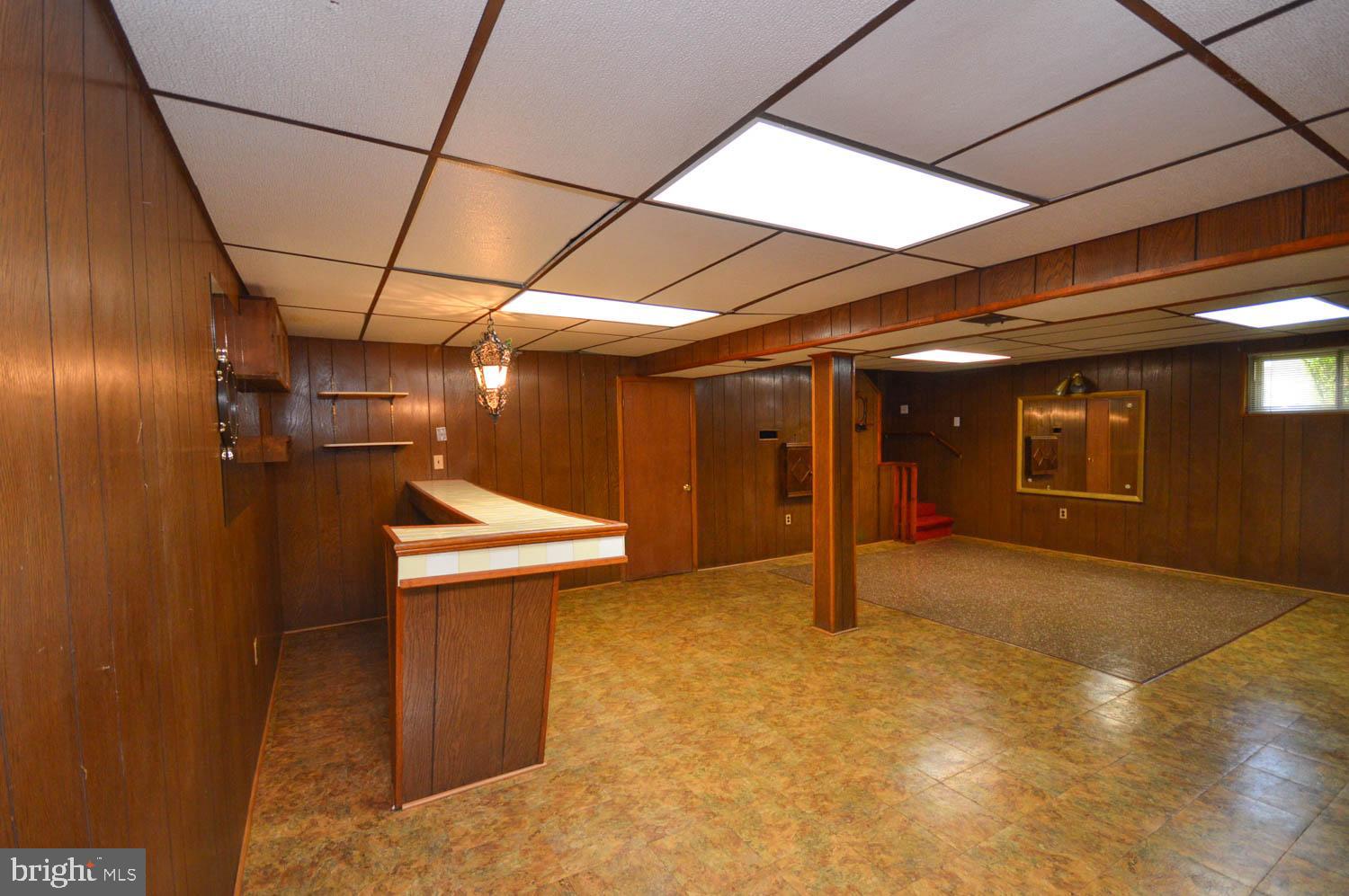 CHRIS MAR MANOR - Residential