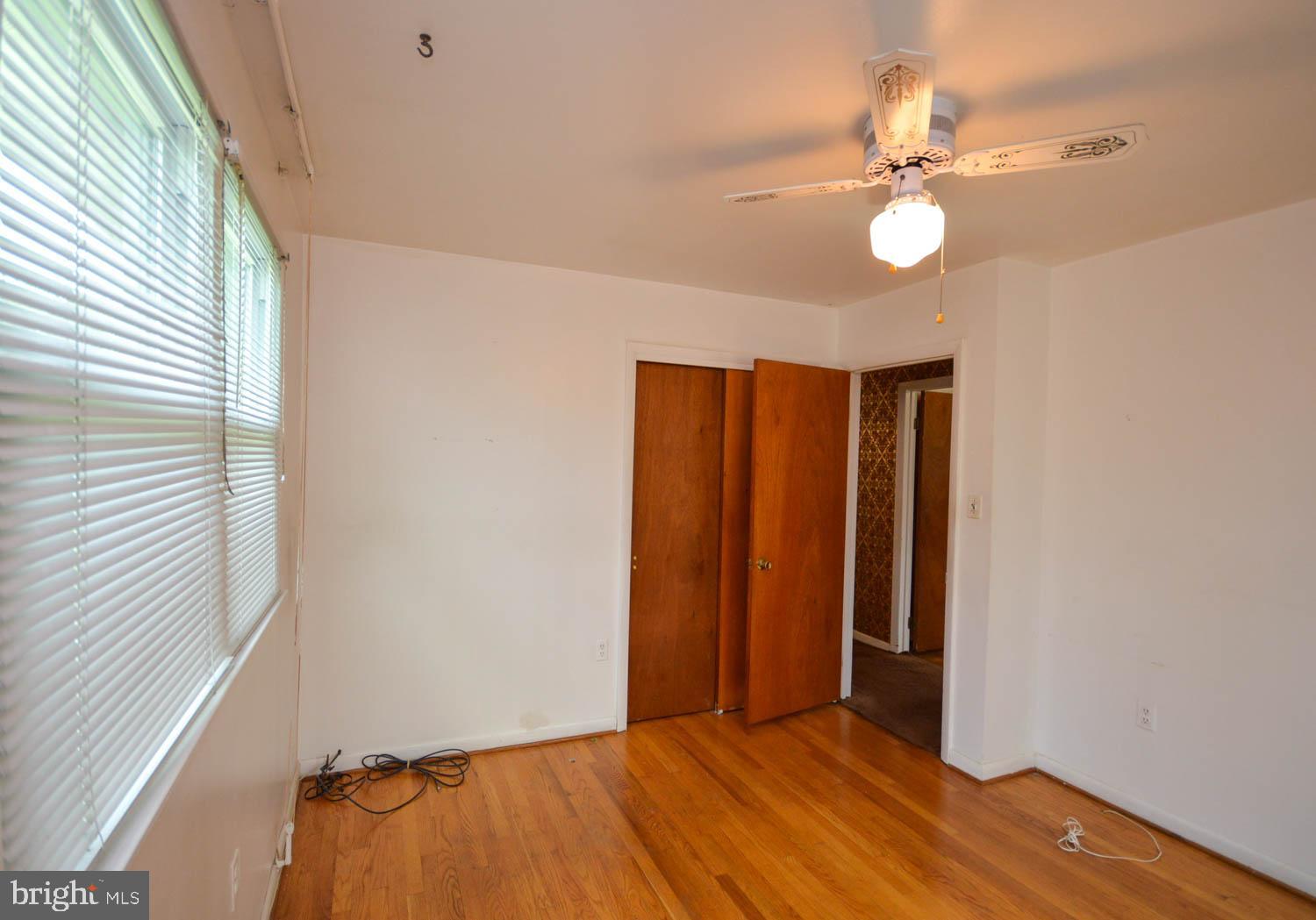 CHRIS MAR MANOR - Residential