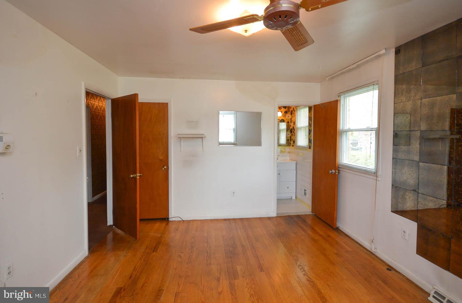 CHRIS MAR MANOR - Residential