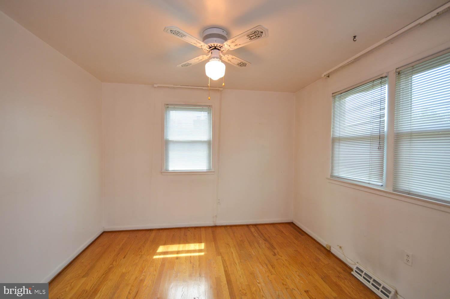 CHRIS MAR MANOR - Residential