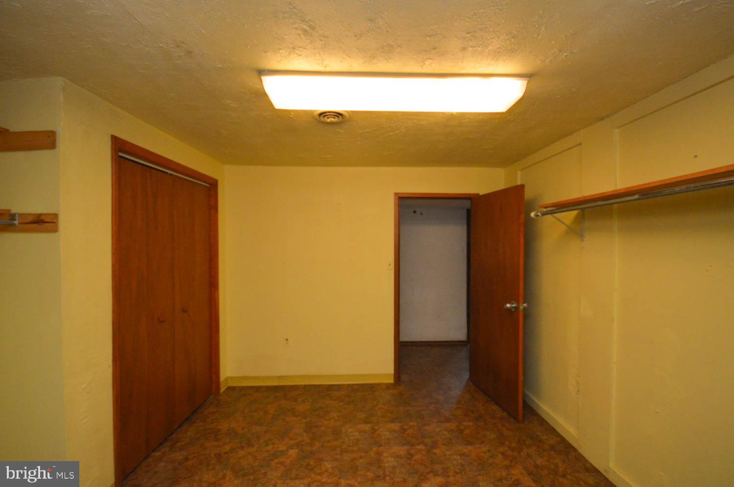 CHRIS MAR MANOR - Residential