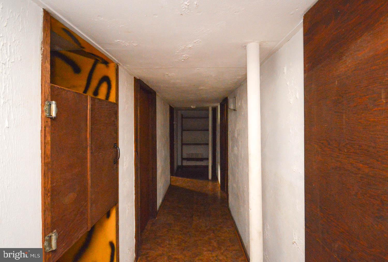 CHRIS MAR MANOR - Residential