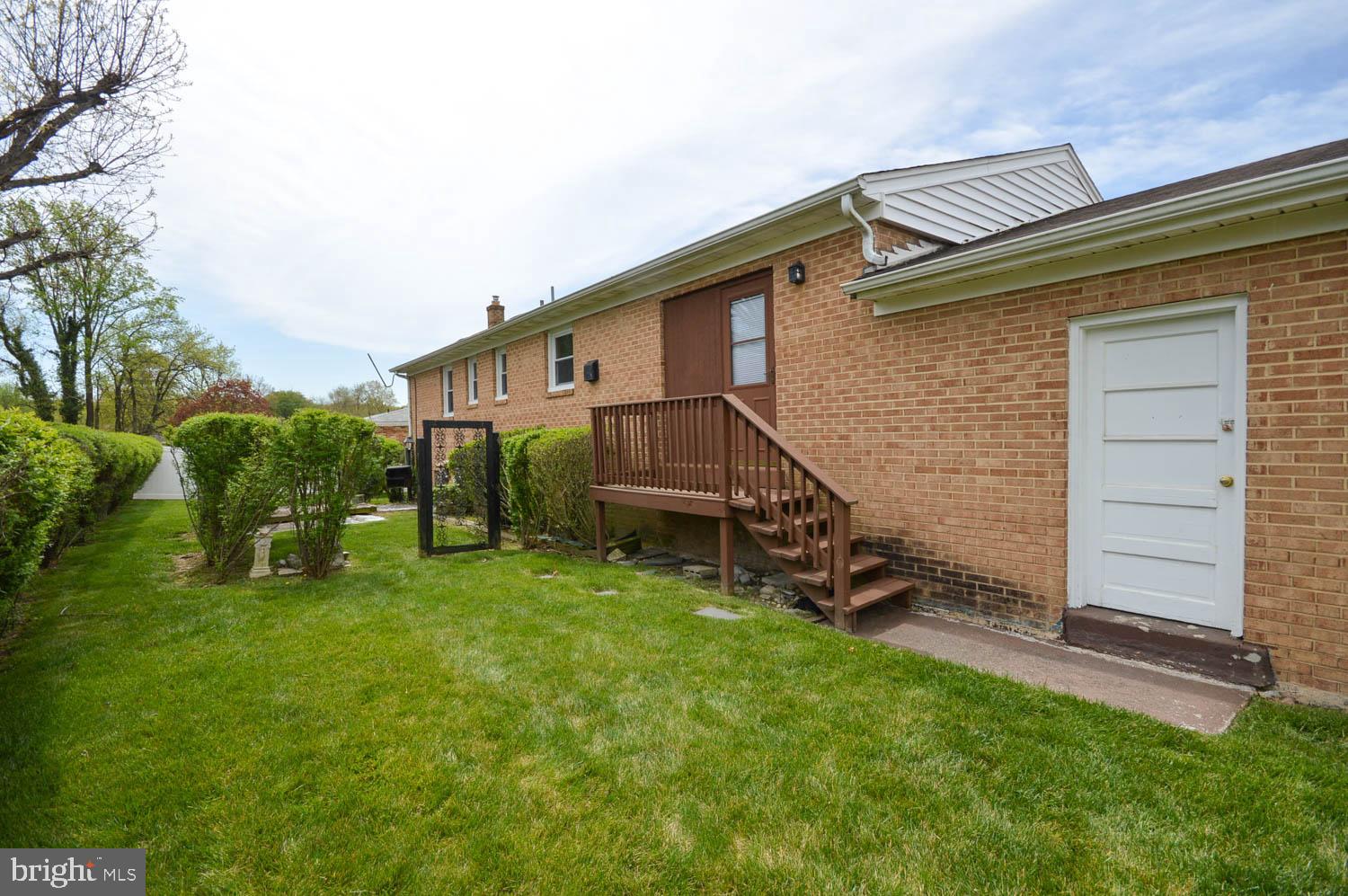 CHRIS MAR MANOR - Residential