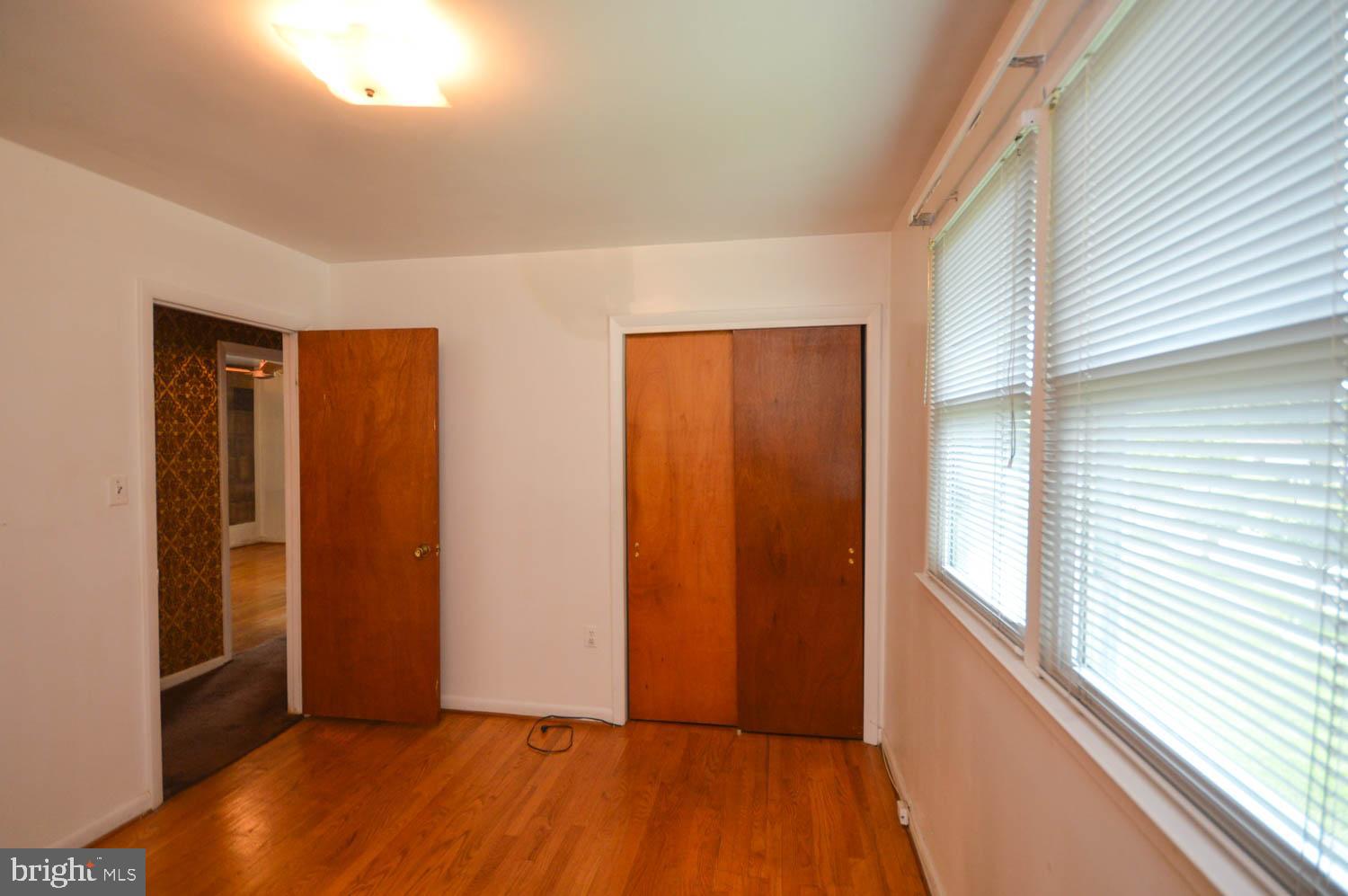 CHRIS MAR MANOR - Residential