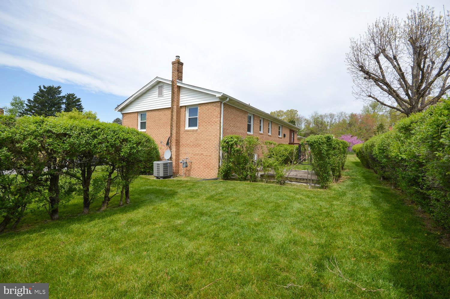 CHRIS MAR MANOR - Residential