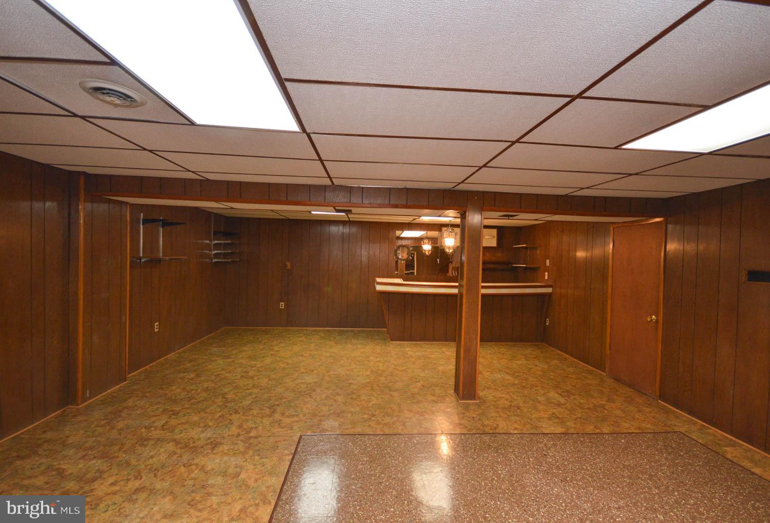 CHRIS MAR MANOR - Residential