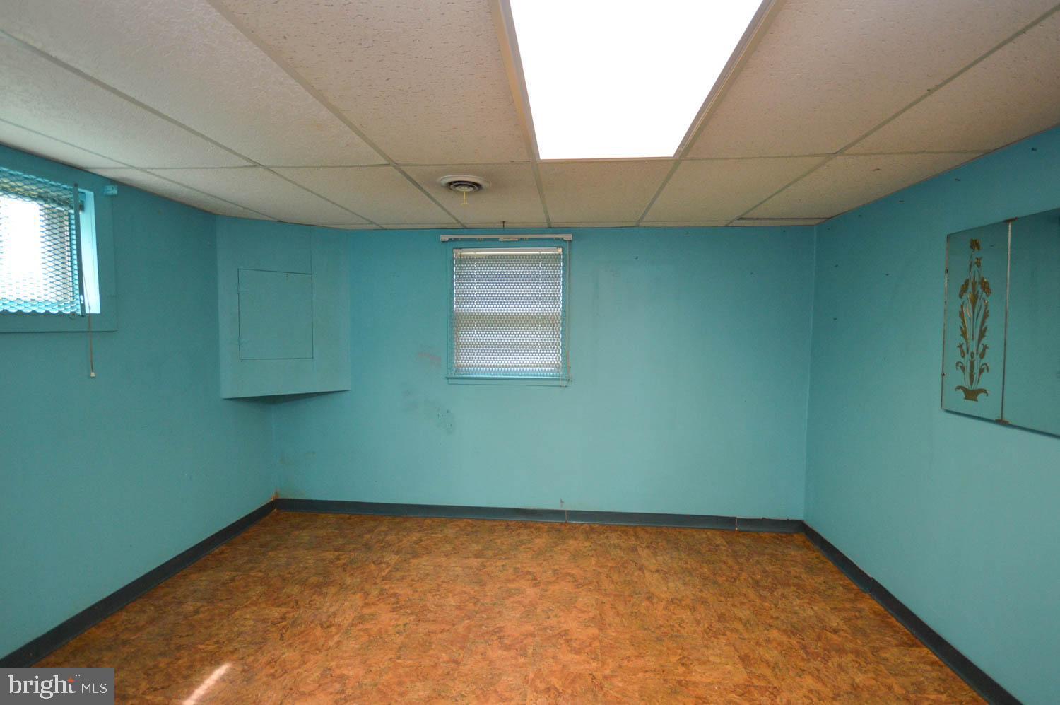 CHRIS MAR MANOR - Residential