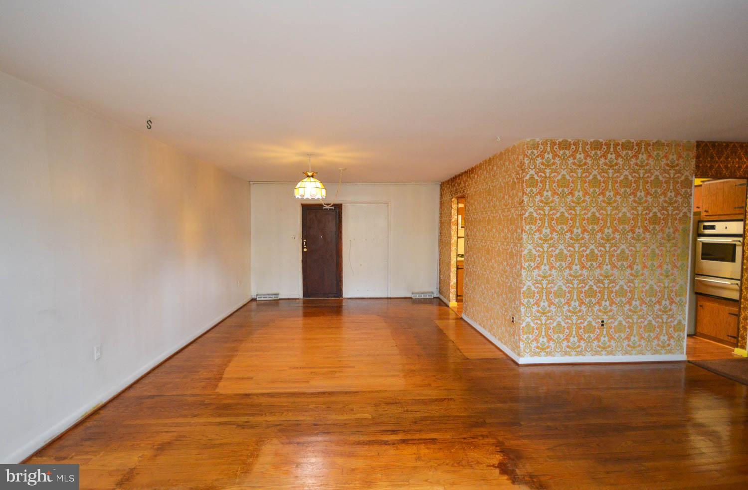 CHRIS MAR MANOR - Residential