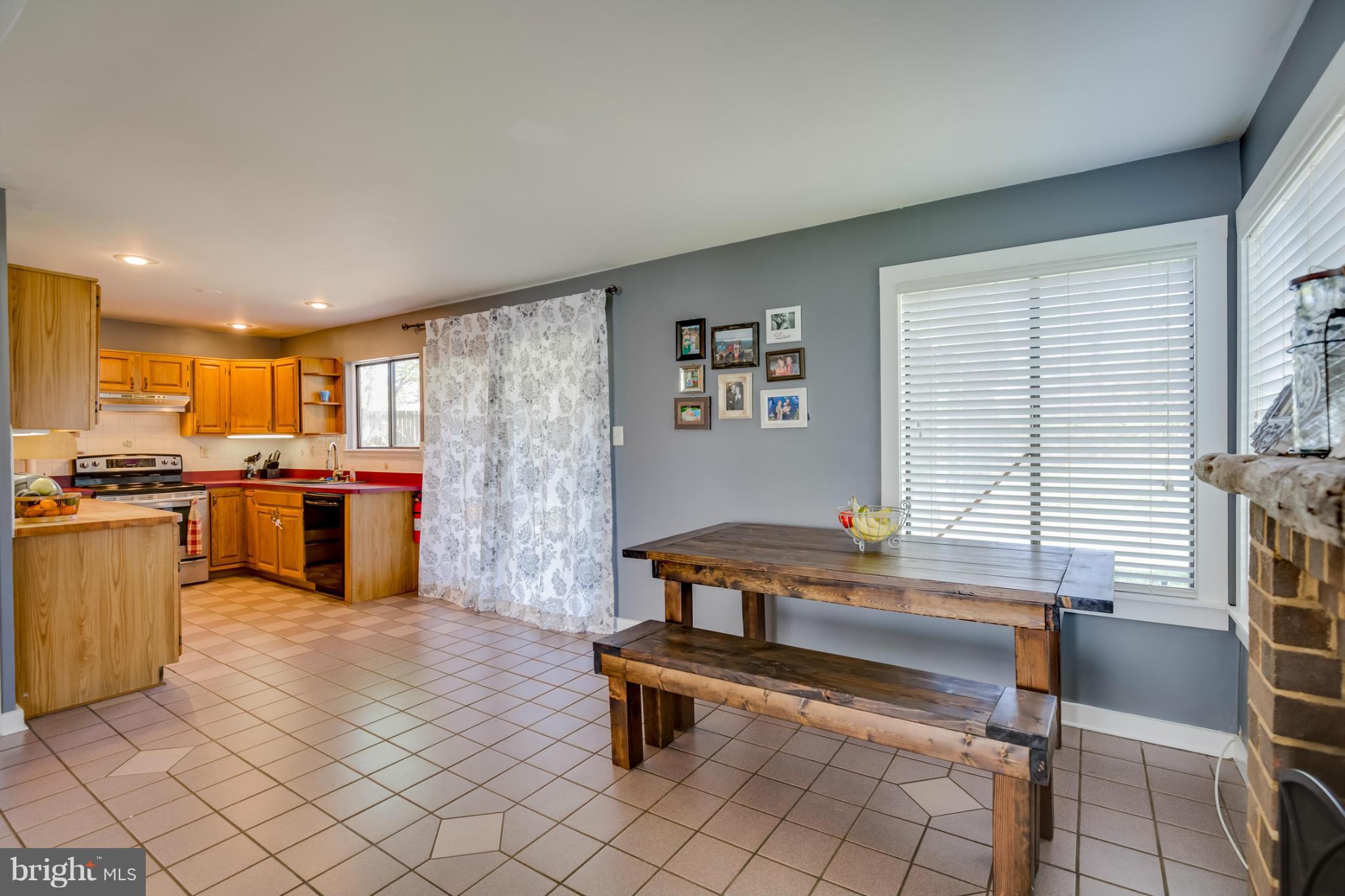 RAMBLING HILLS - Residential