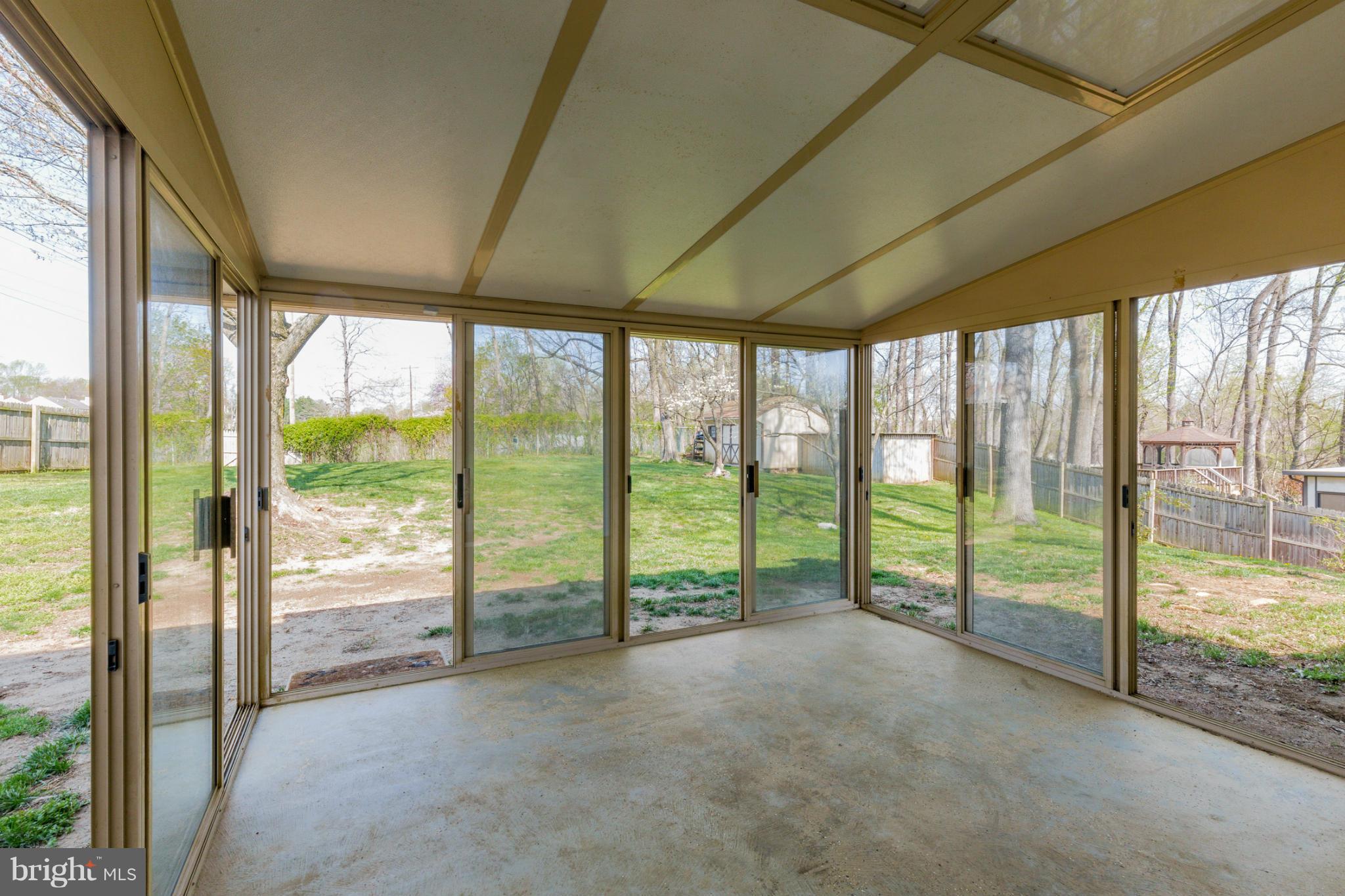 RAMBLING HILLS - Residential