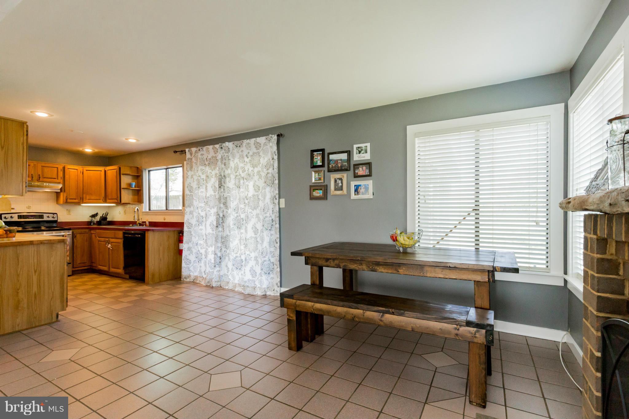 RAMBLING HILLS - Residential