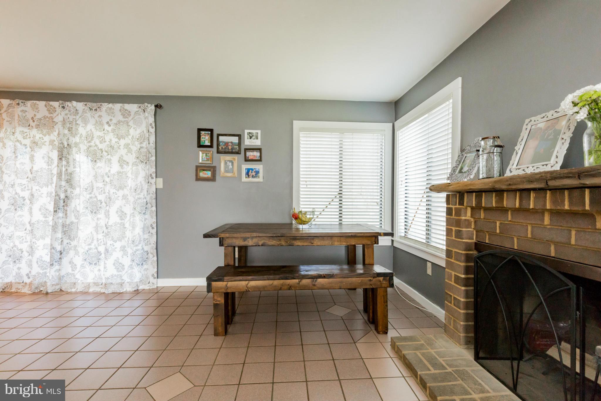 RAMBLING HILLS - Residential