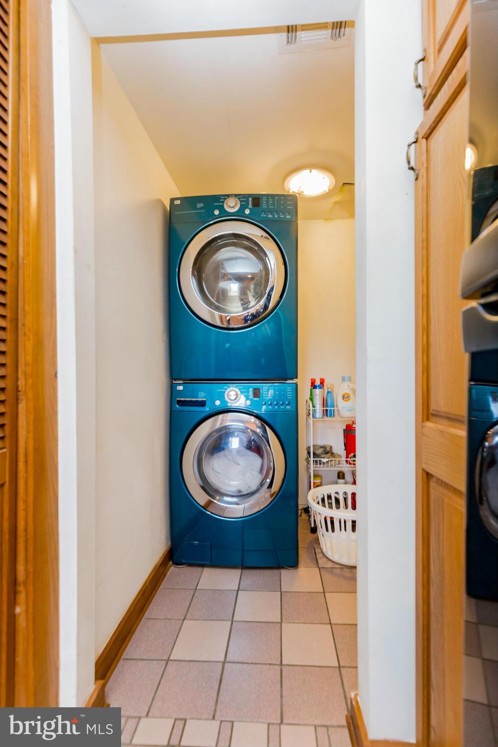 RAMBLING HILLS - Residential