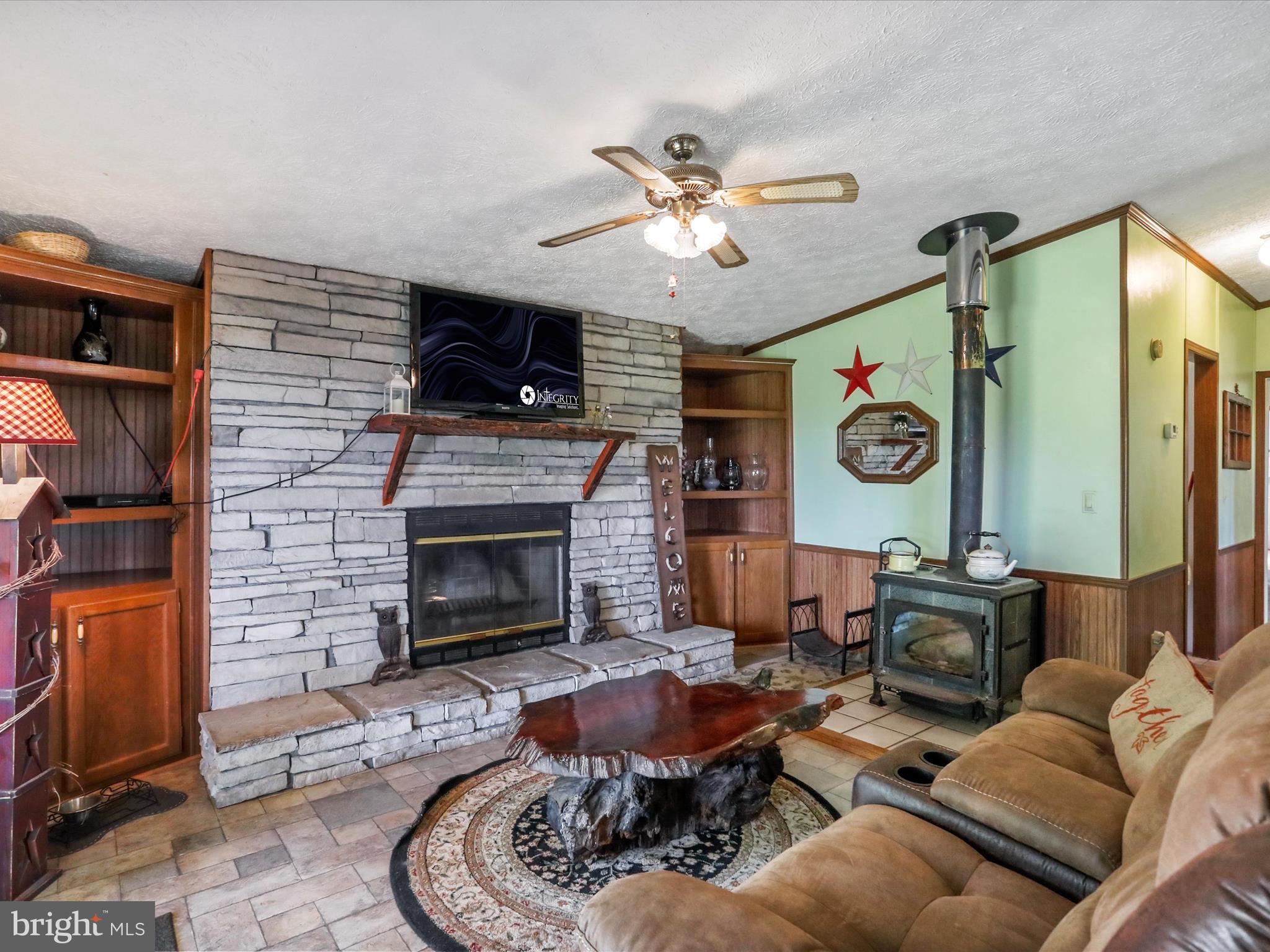 HIGH MOUNTAIN MEADOWS - Residential