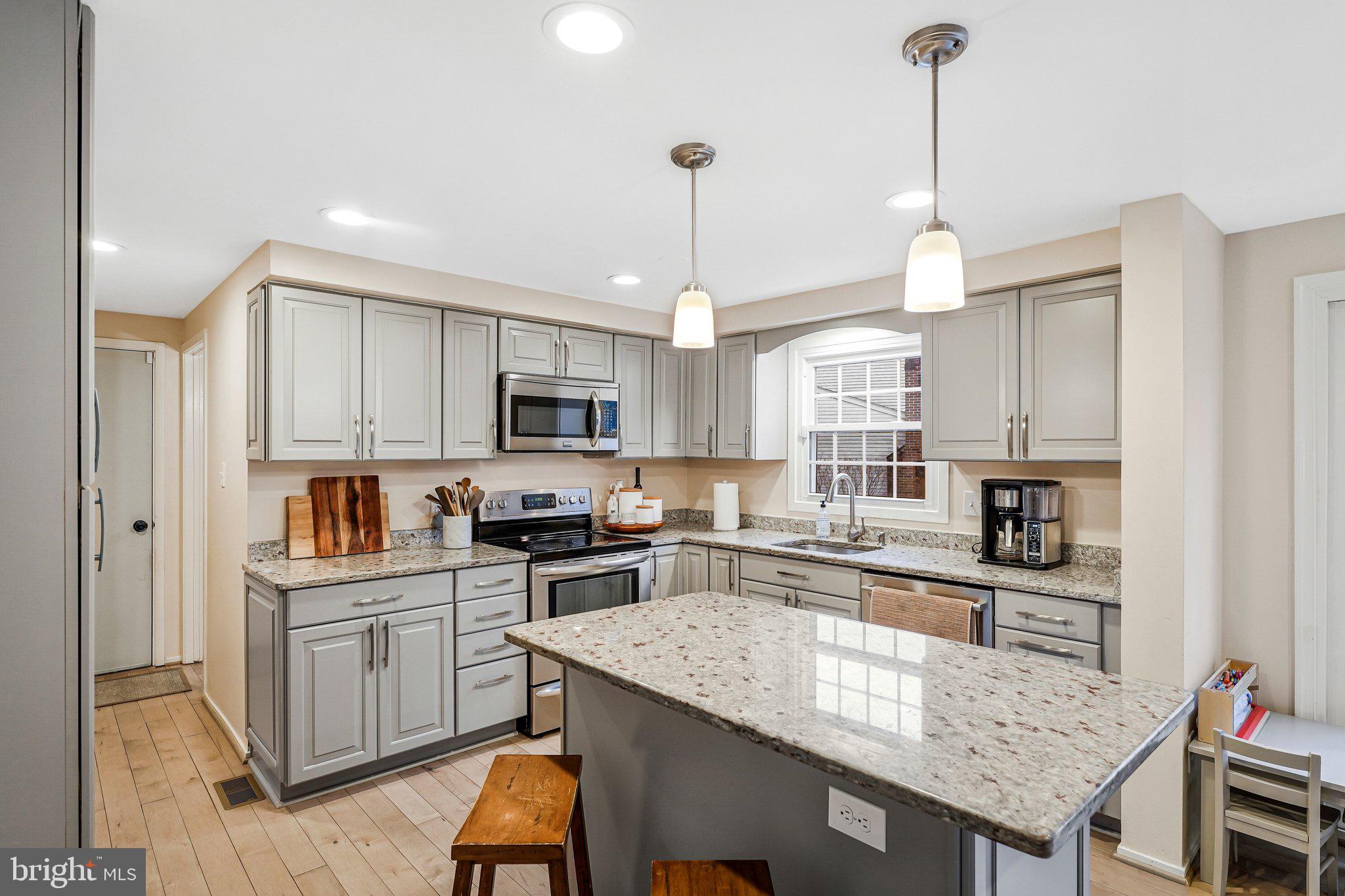 BURKE CENTRE - Residential