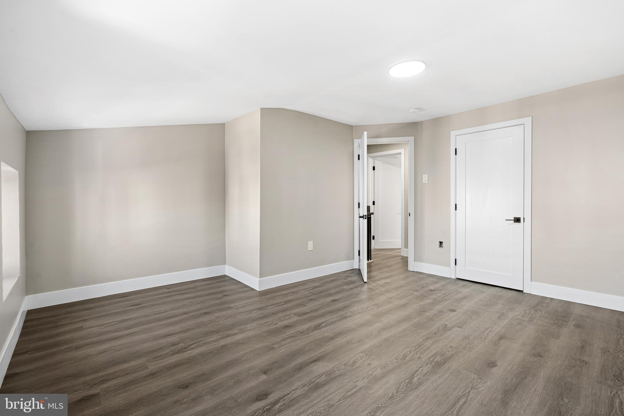 ROXBOROUGH - Residential